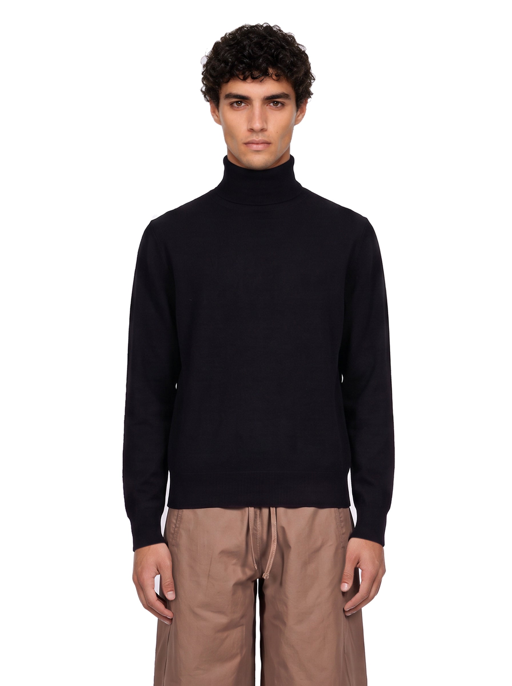 Maglione a collo alto in nero 