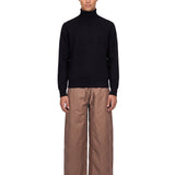 Maglione a collo alto in nero 