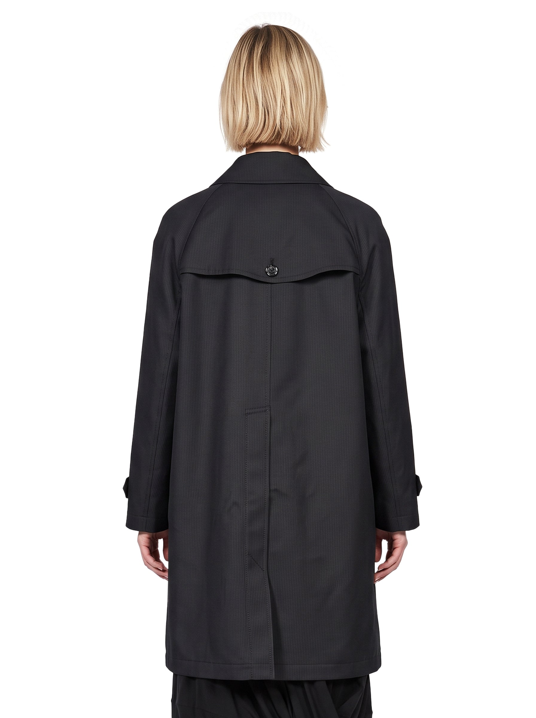 Cappotto a mantella in nero 