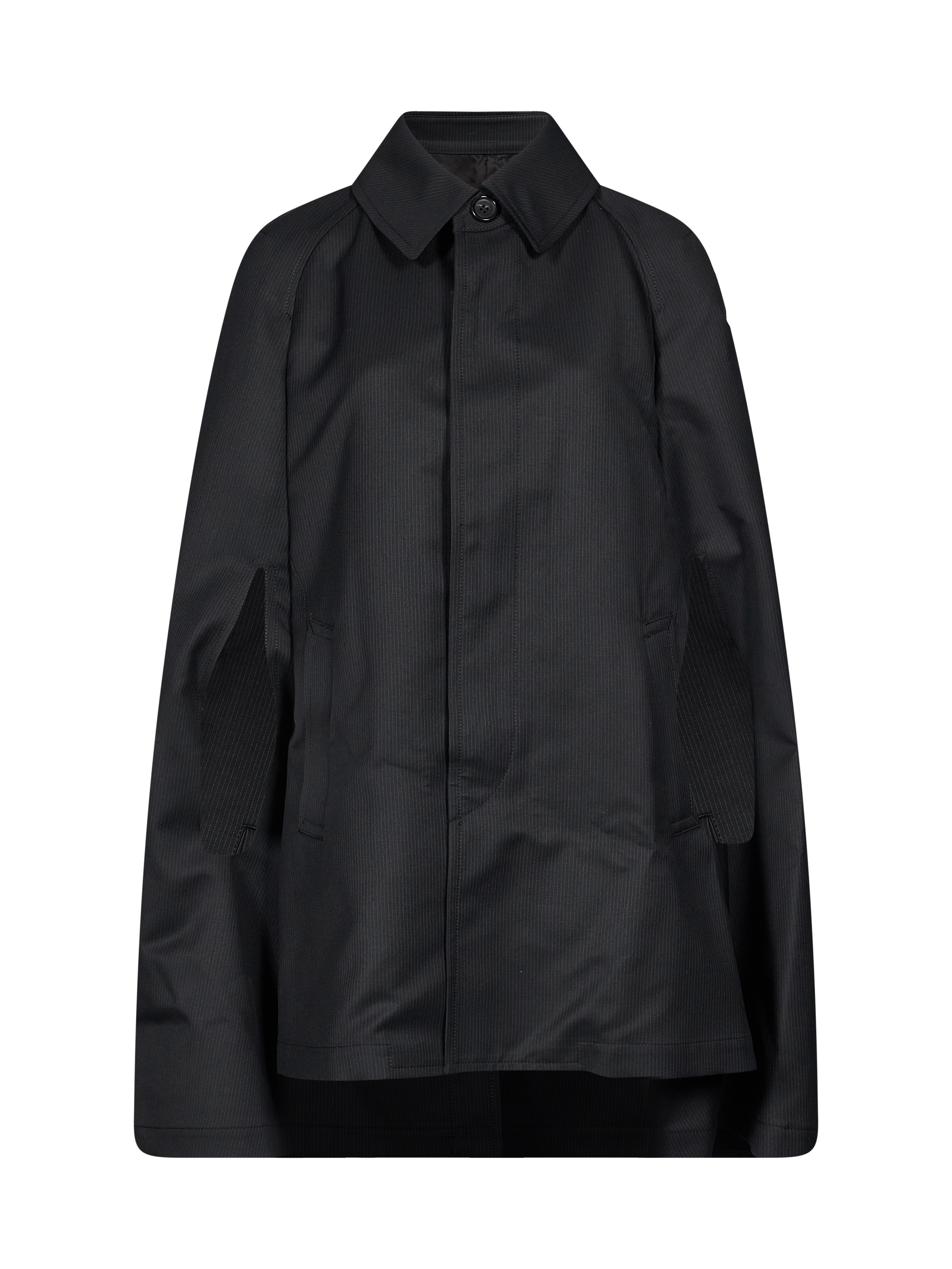 Cappotto a mantella in nero 