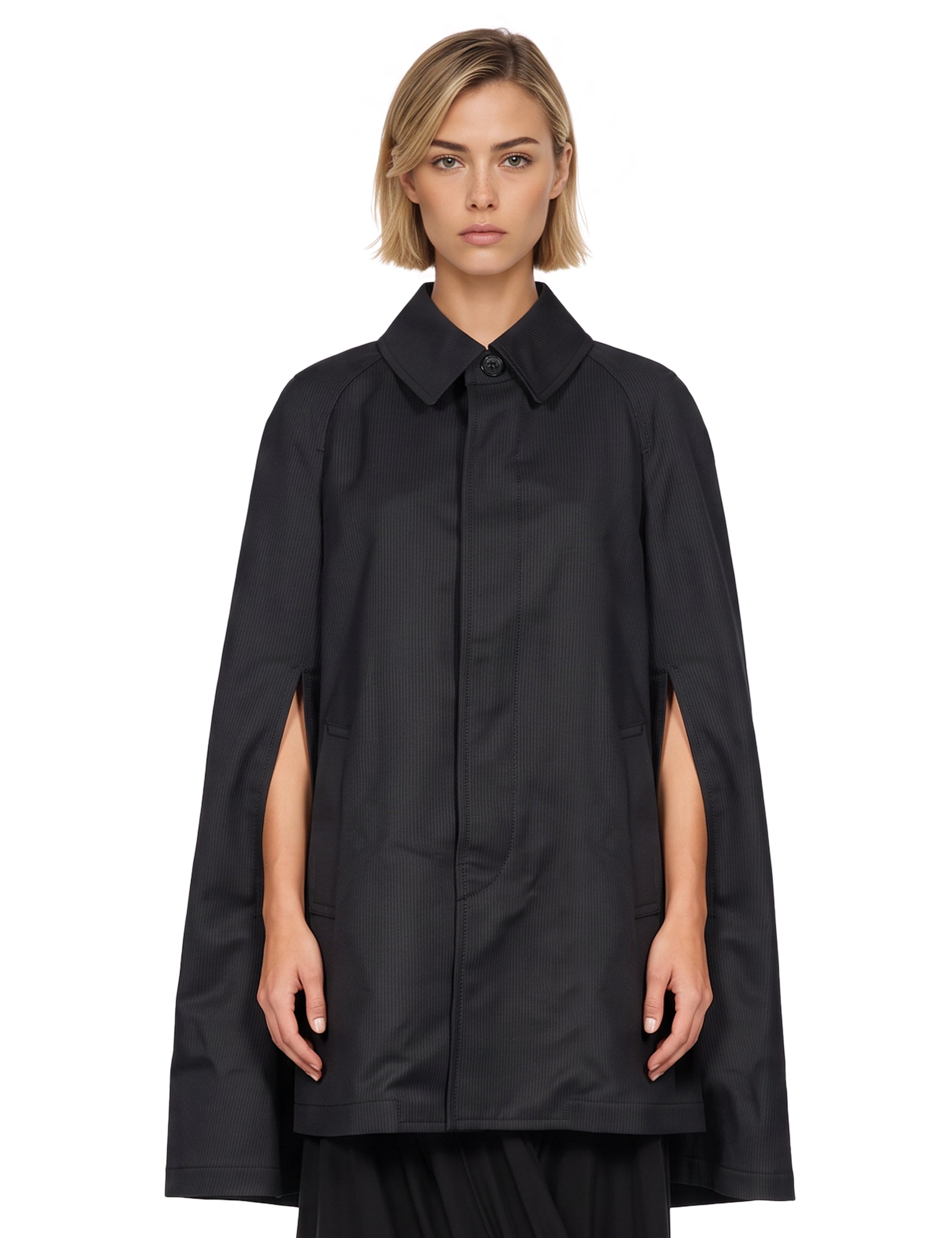 Cappotto a mantella in nero 