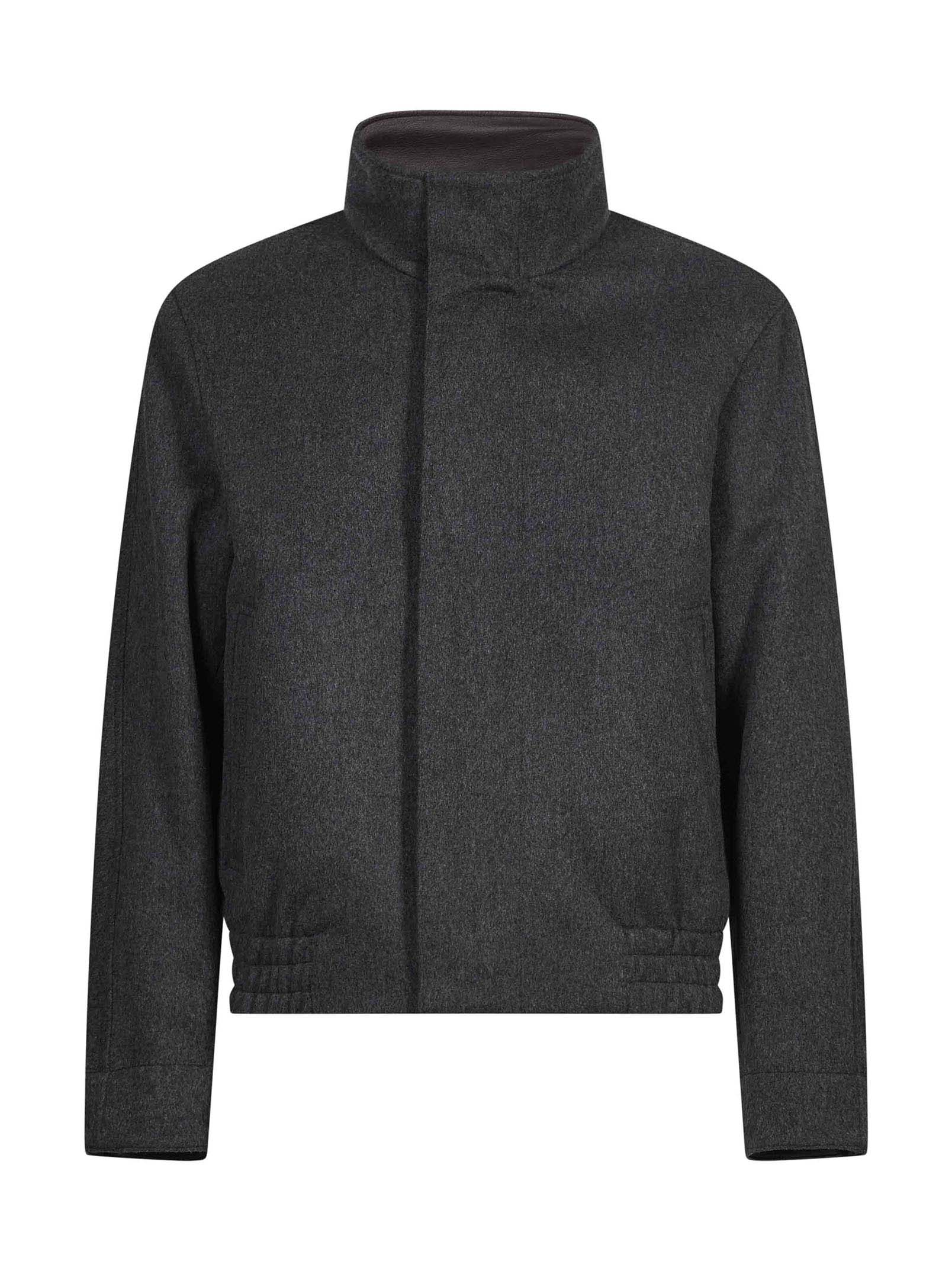 Giacca con chiusura nascosta in grigio 