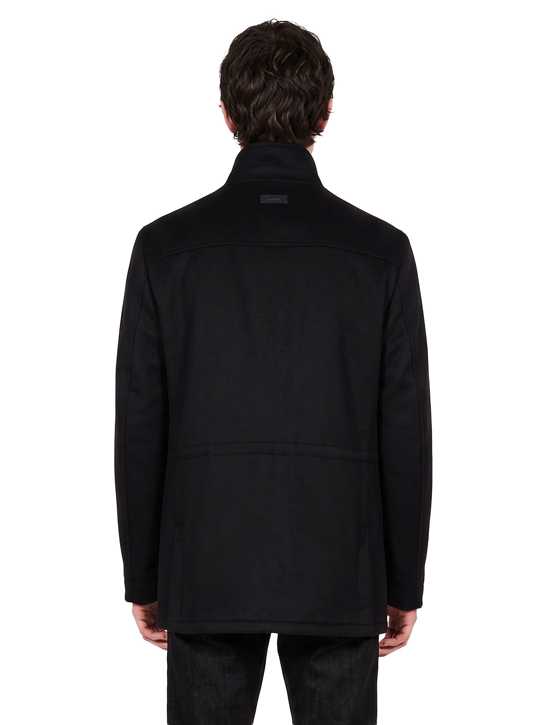 Giacca con tasche in nero 