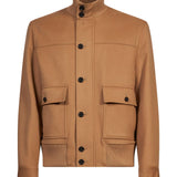 Giacca con tasche sul petto in beige 