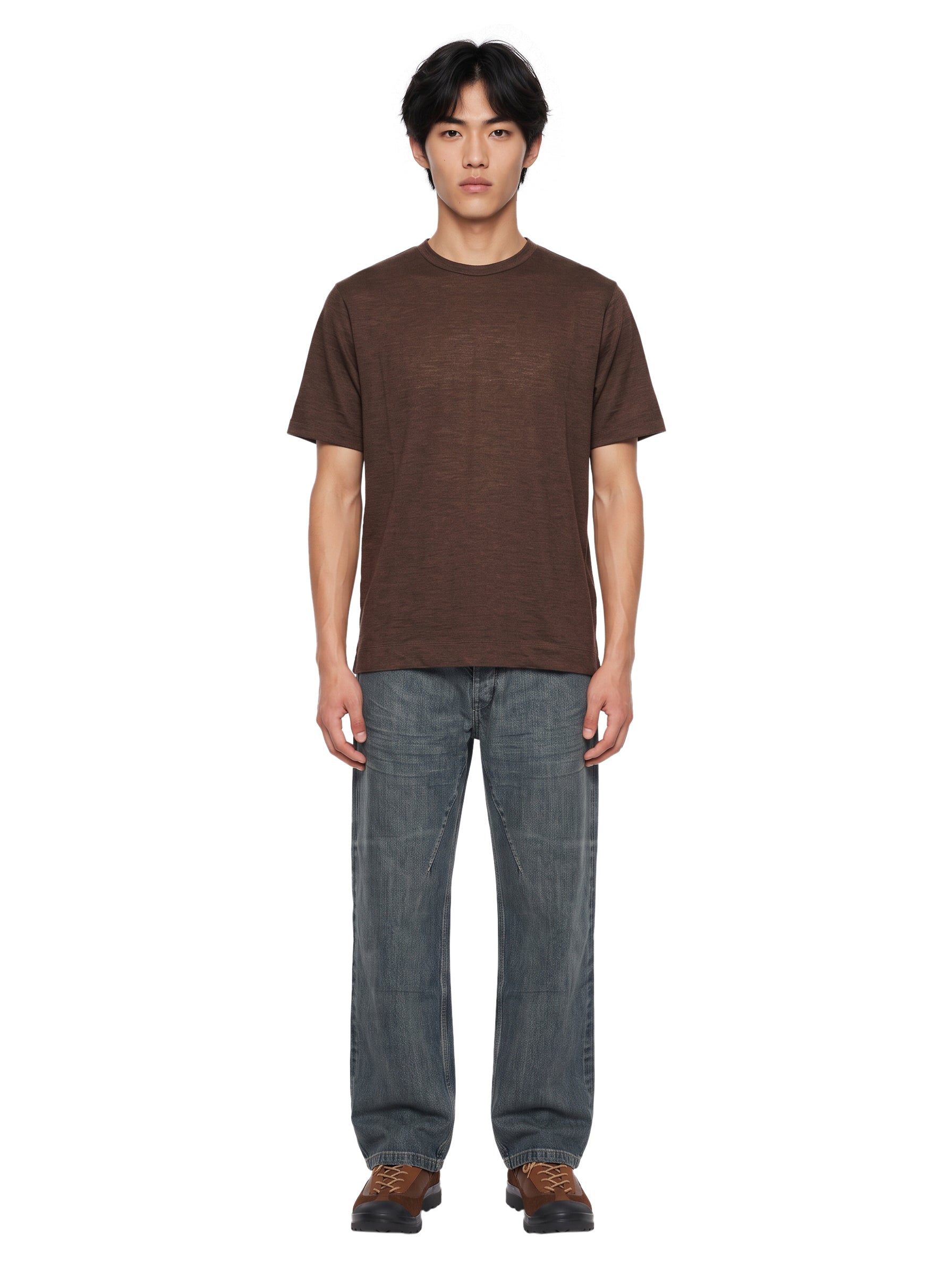 T-shirt paricollo in marrone 
