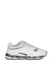 2000 sneakers in grey