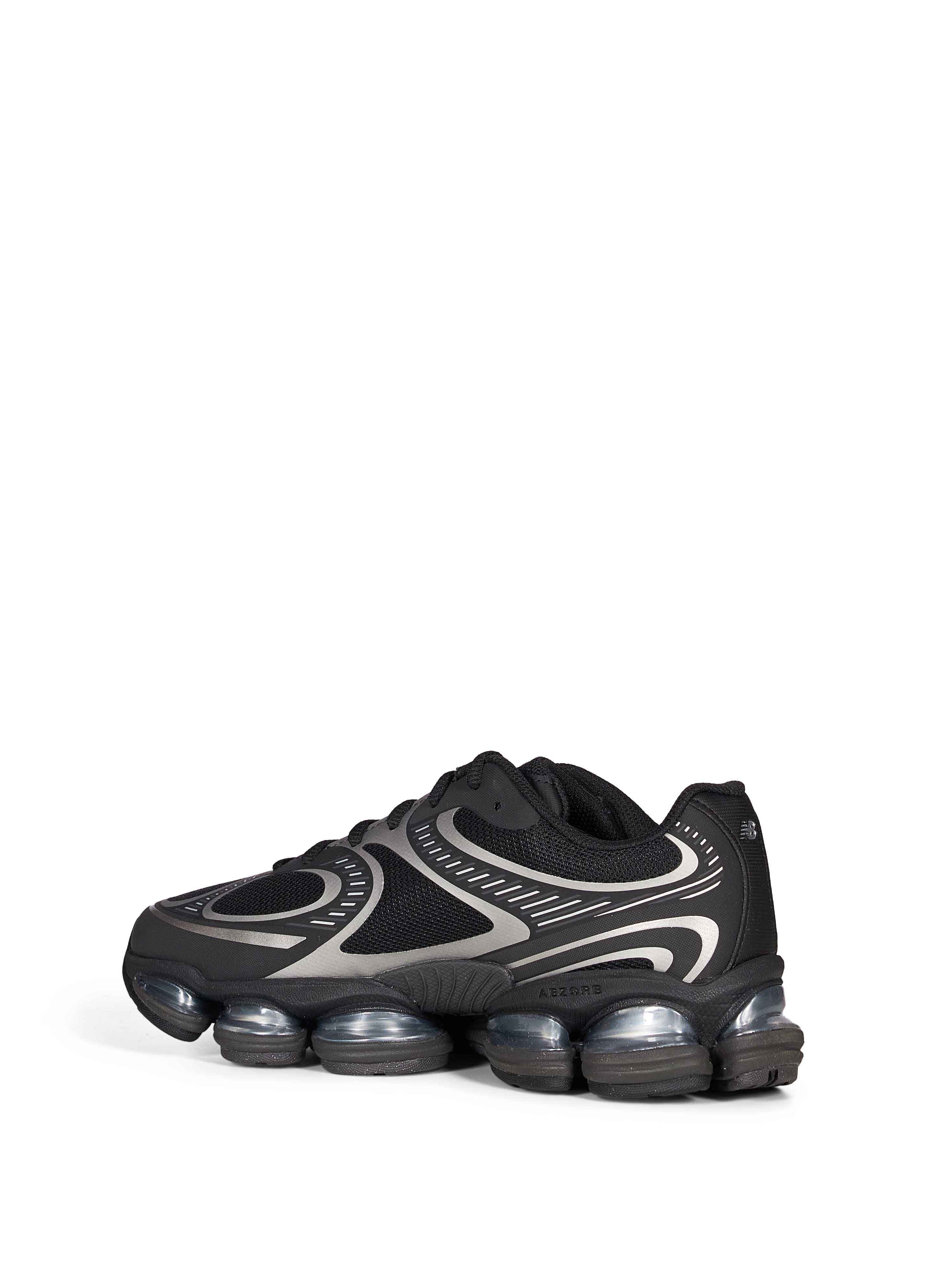 Sneakers 2000 in nero 