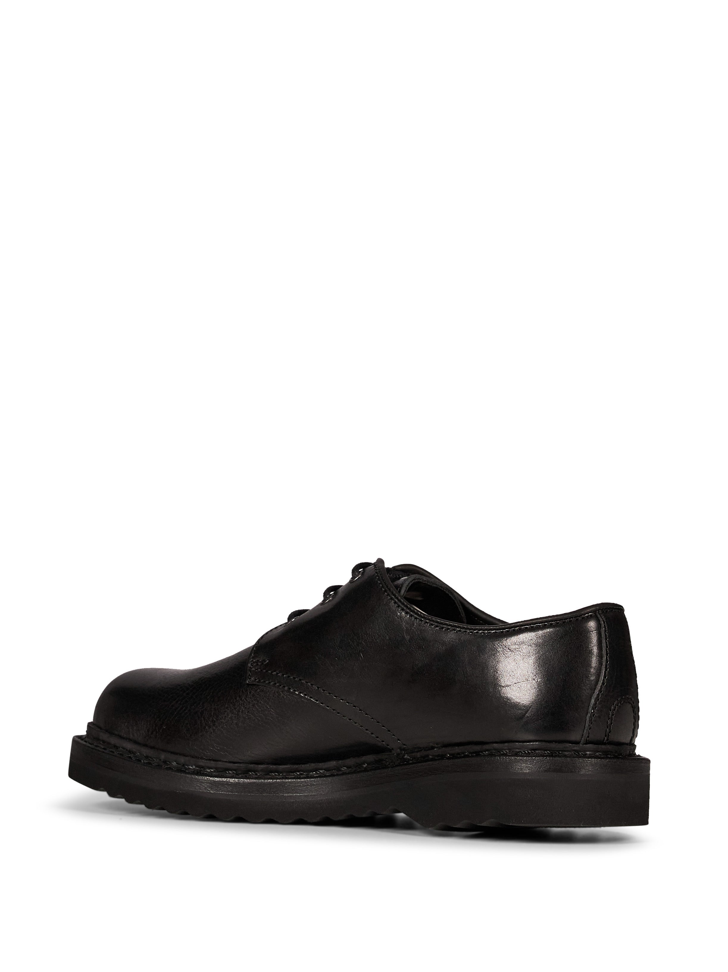 Derby con lacci Trampler in nero 