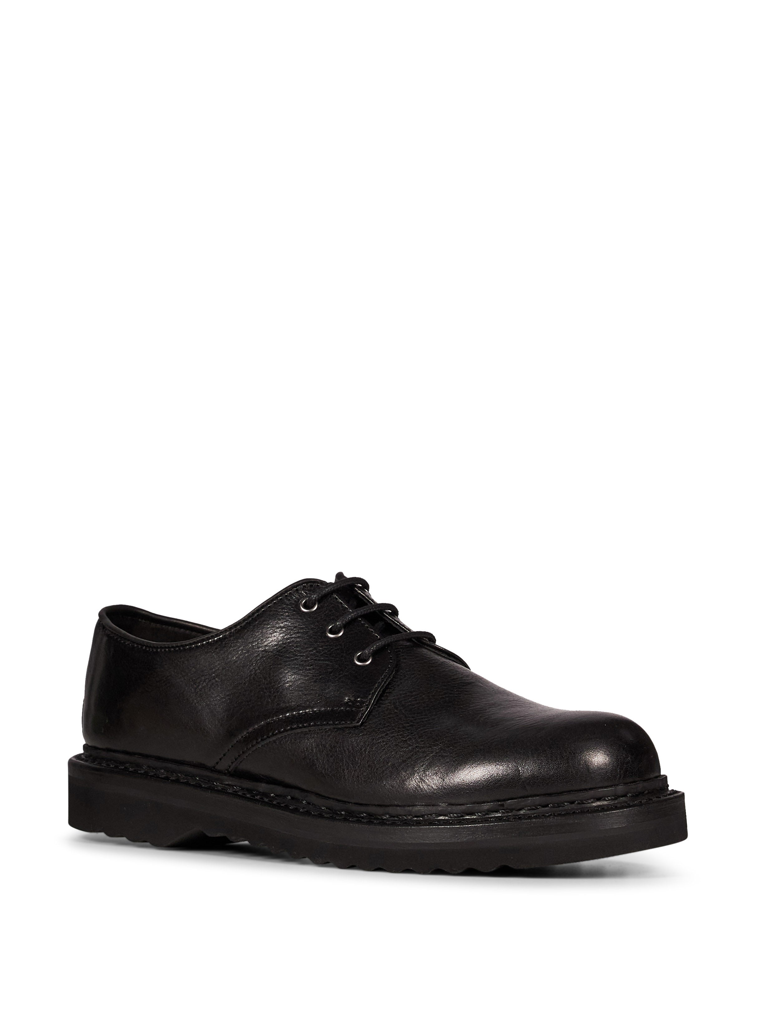 Derby con lacci Trampler in nero 