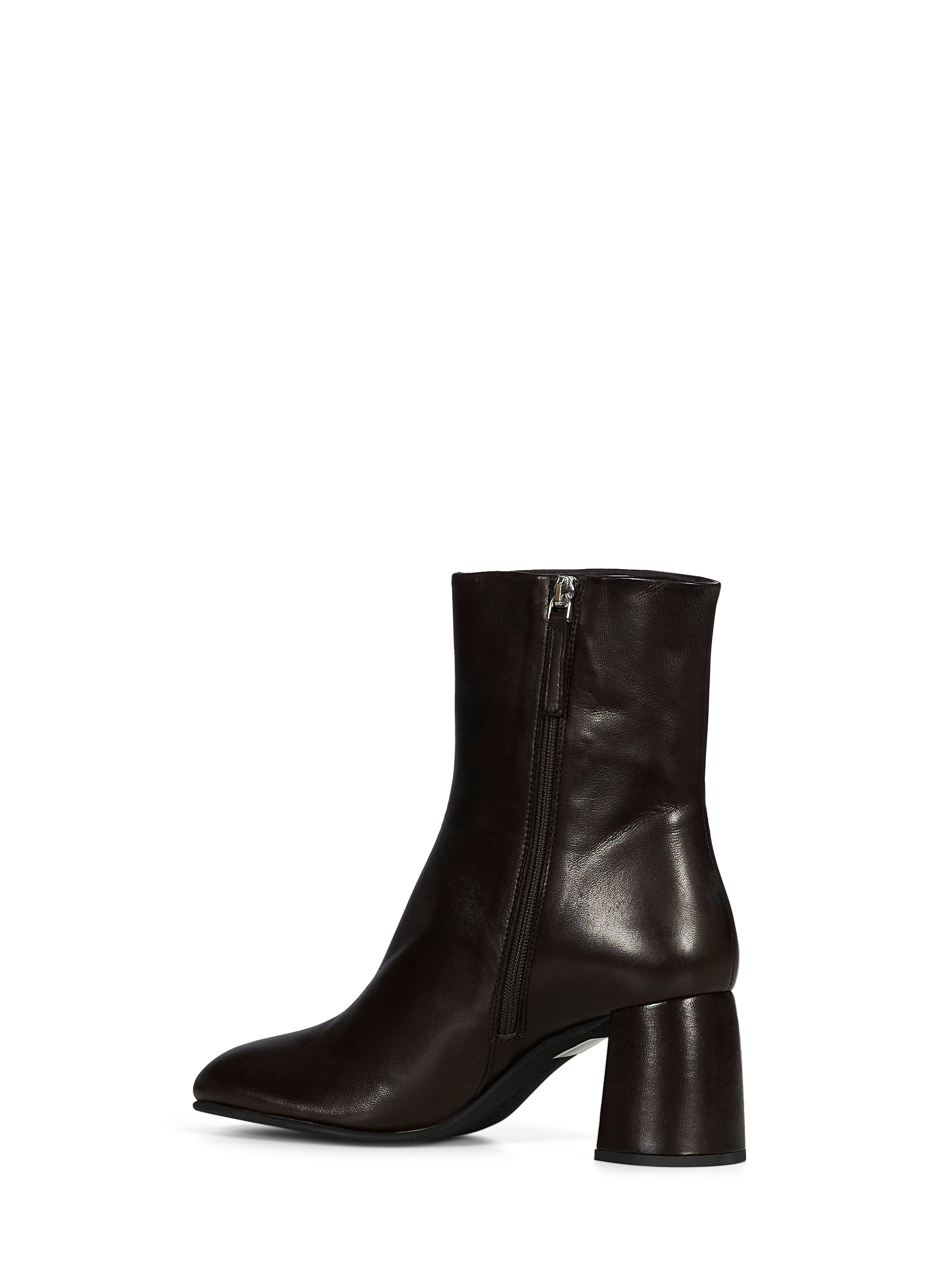 Stivaletti Thea in marrone scuro 