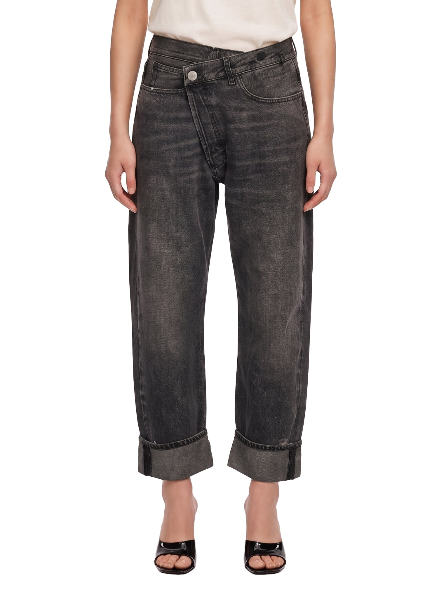 Jeans Leyton con design crossover in nero 