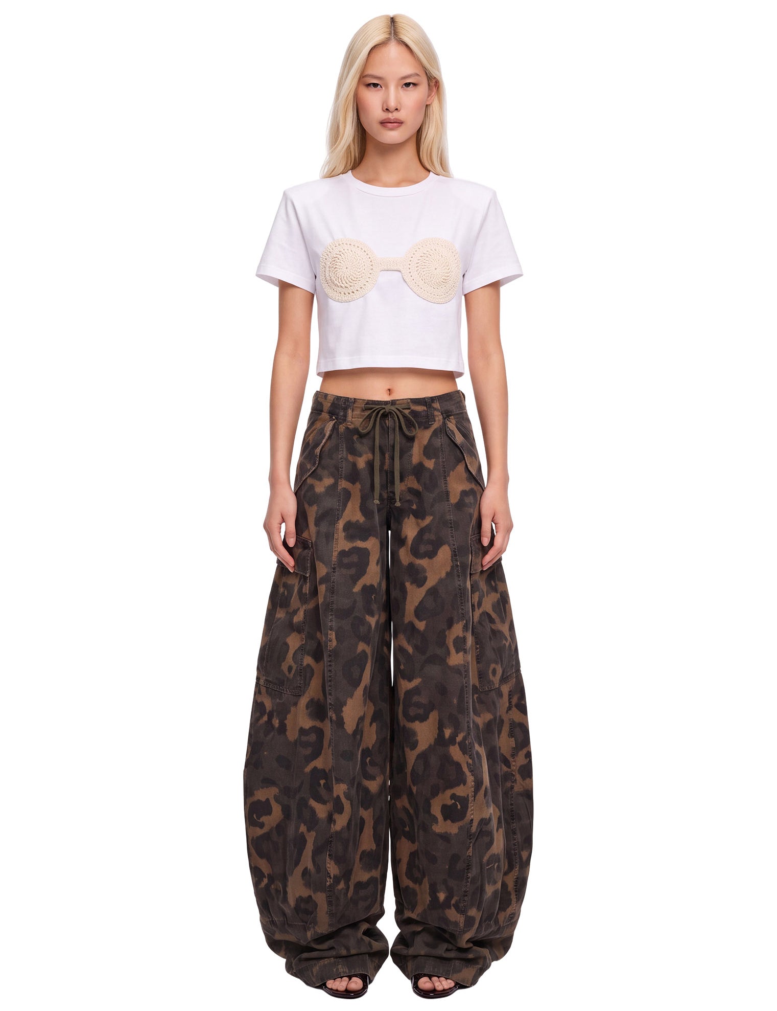 Jeans cargo Sixouxsie in marrone 