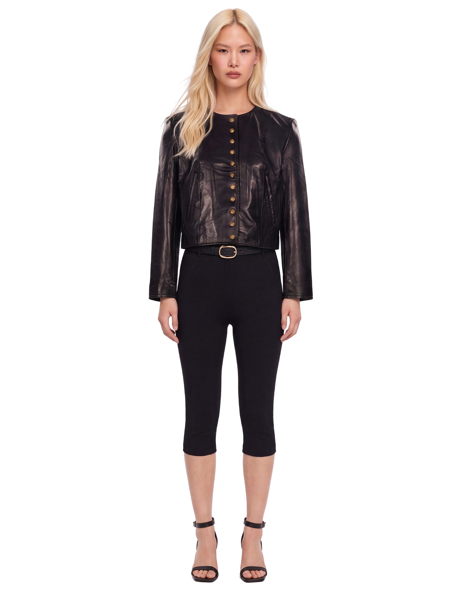 Giacca cropped in pelle in nero 