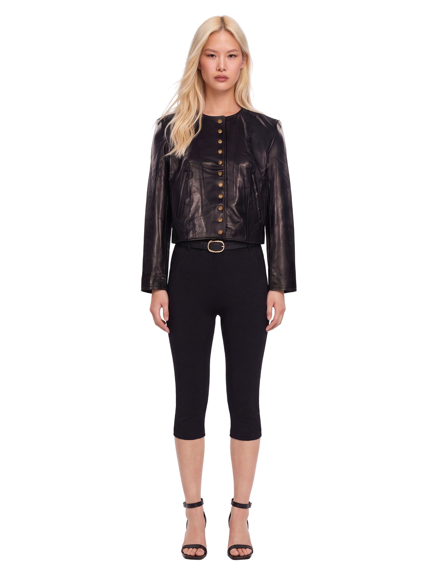 Giacca cropped in pelle in nero 