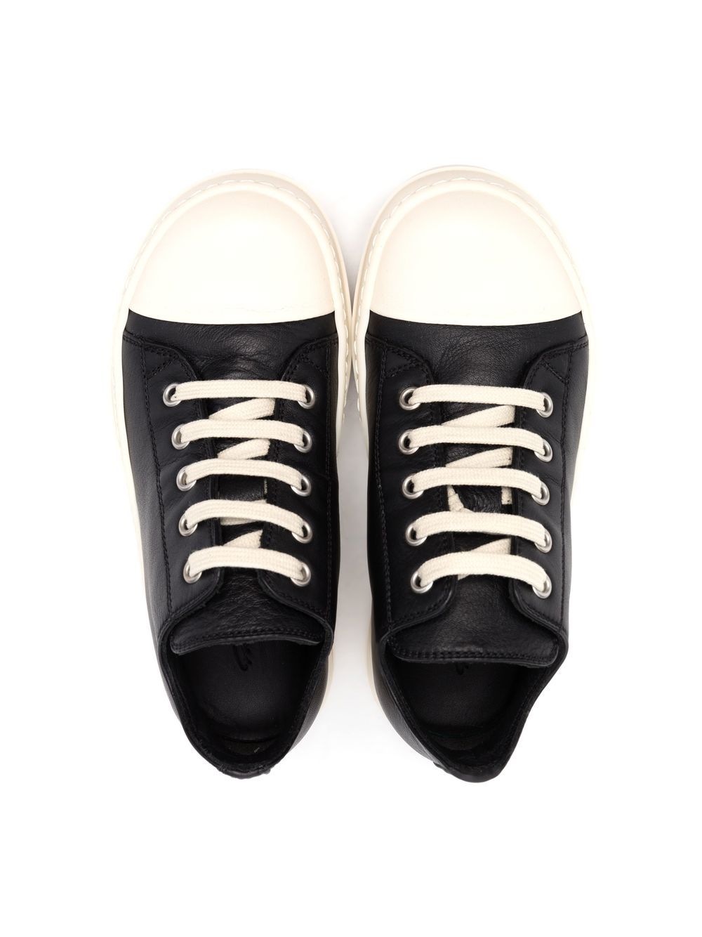 Sneakers basse in pelle in nero 
