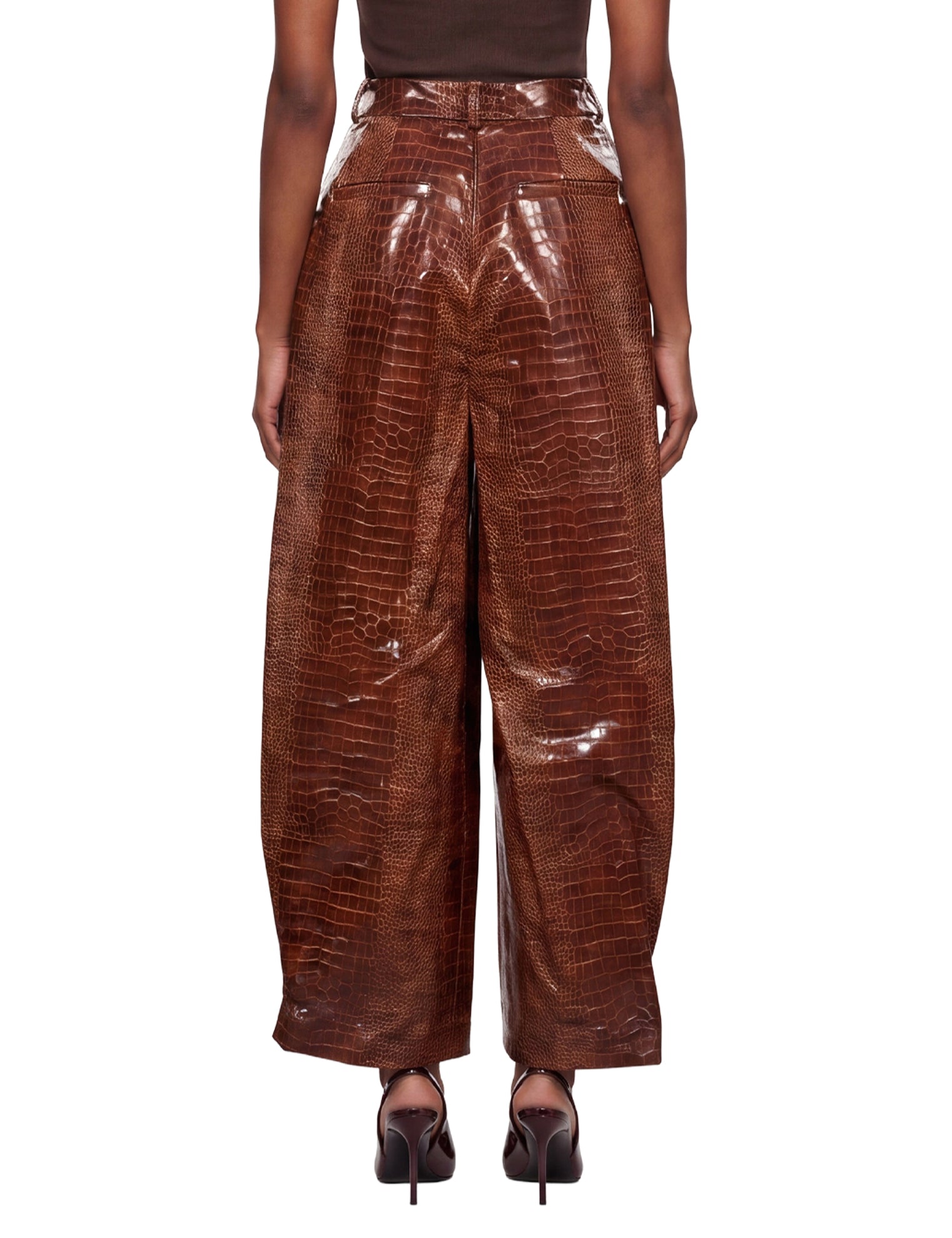 Pantaloni a vita alta con effetto pelle di coccodrillo in marrone 