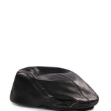 Cappello in pelle con monogramma in nero 
