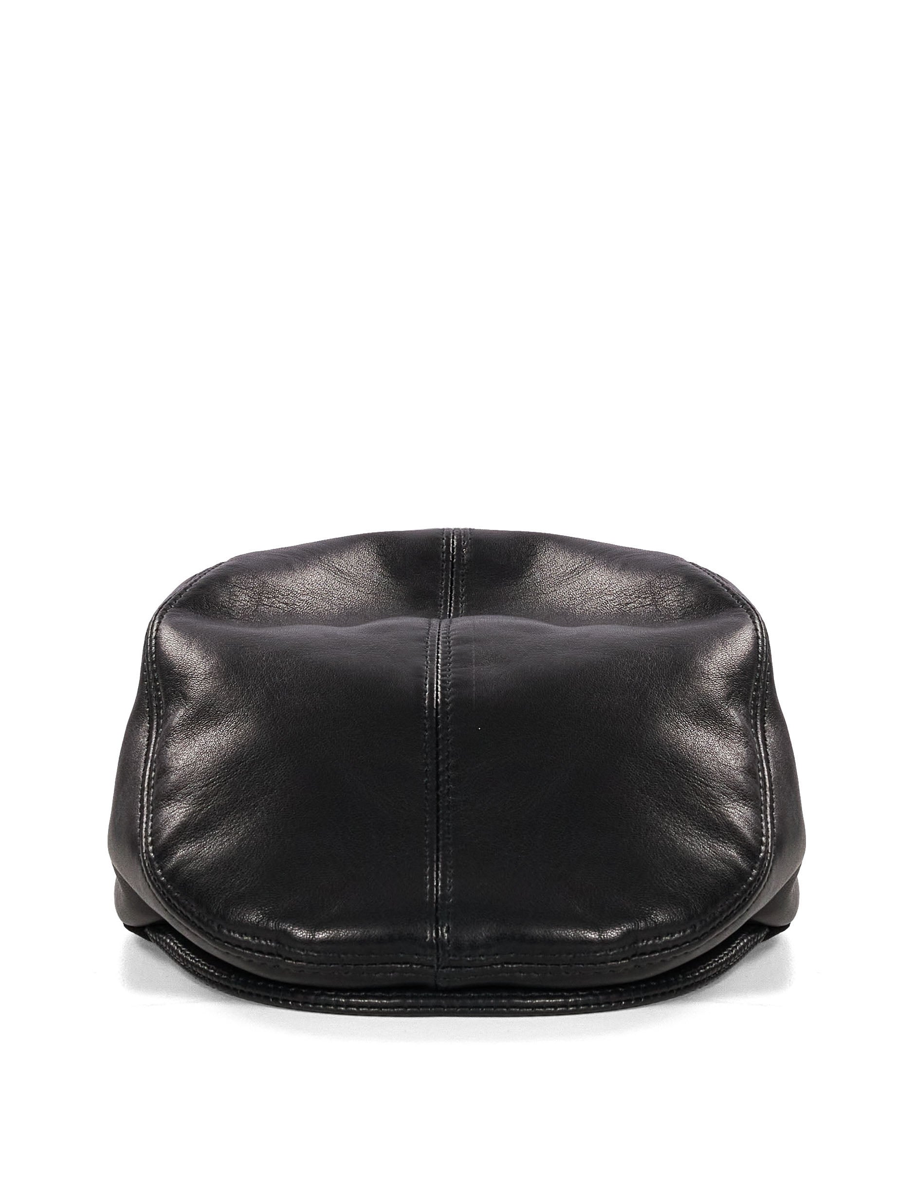 Cappello in pelle con monogramma in nero 