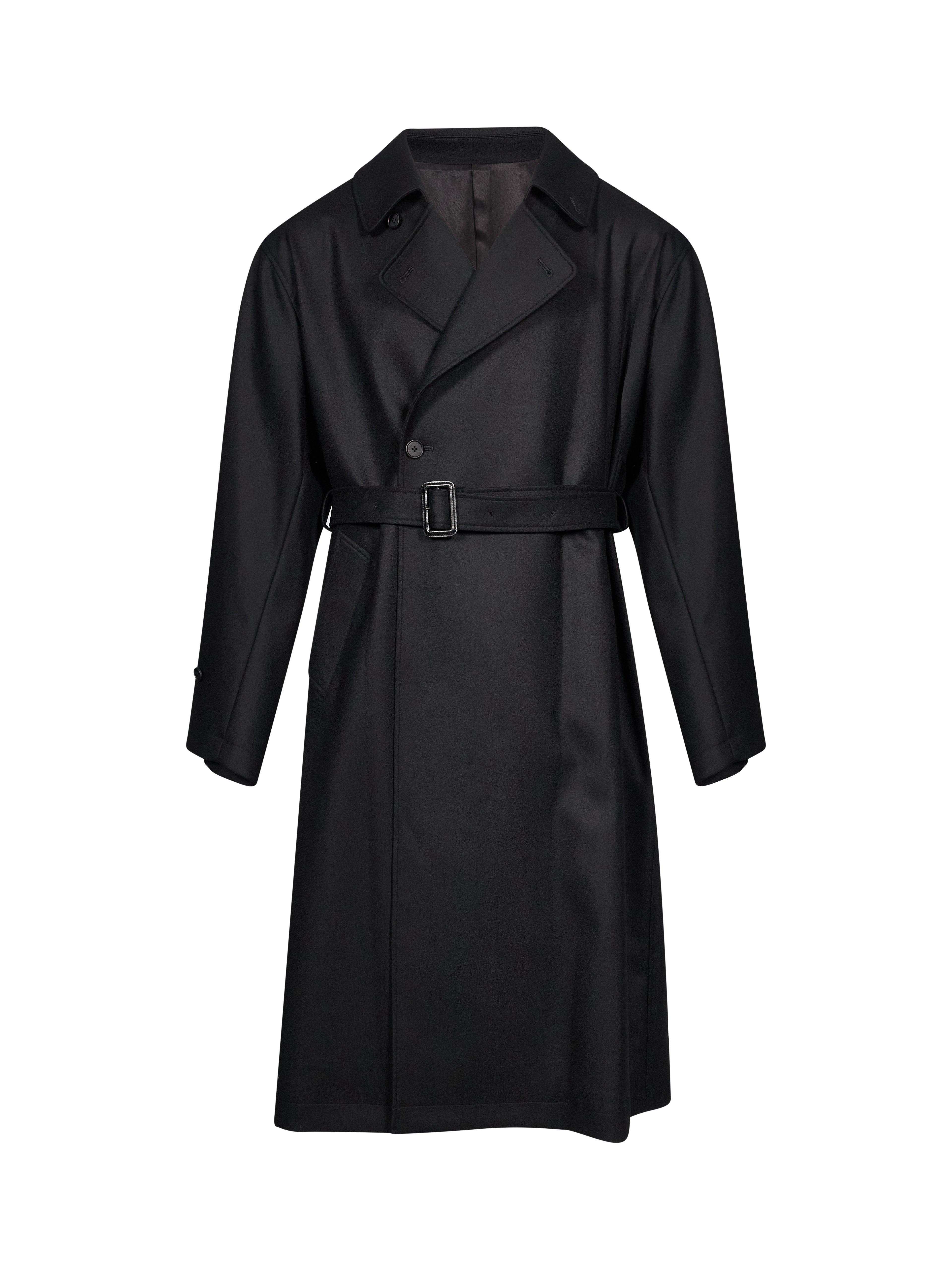 Cappotto doppiopetto oversize in nero 