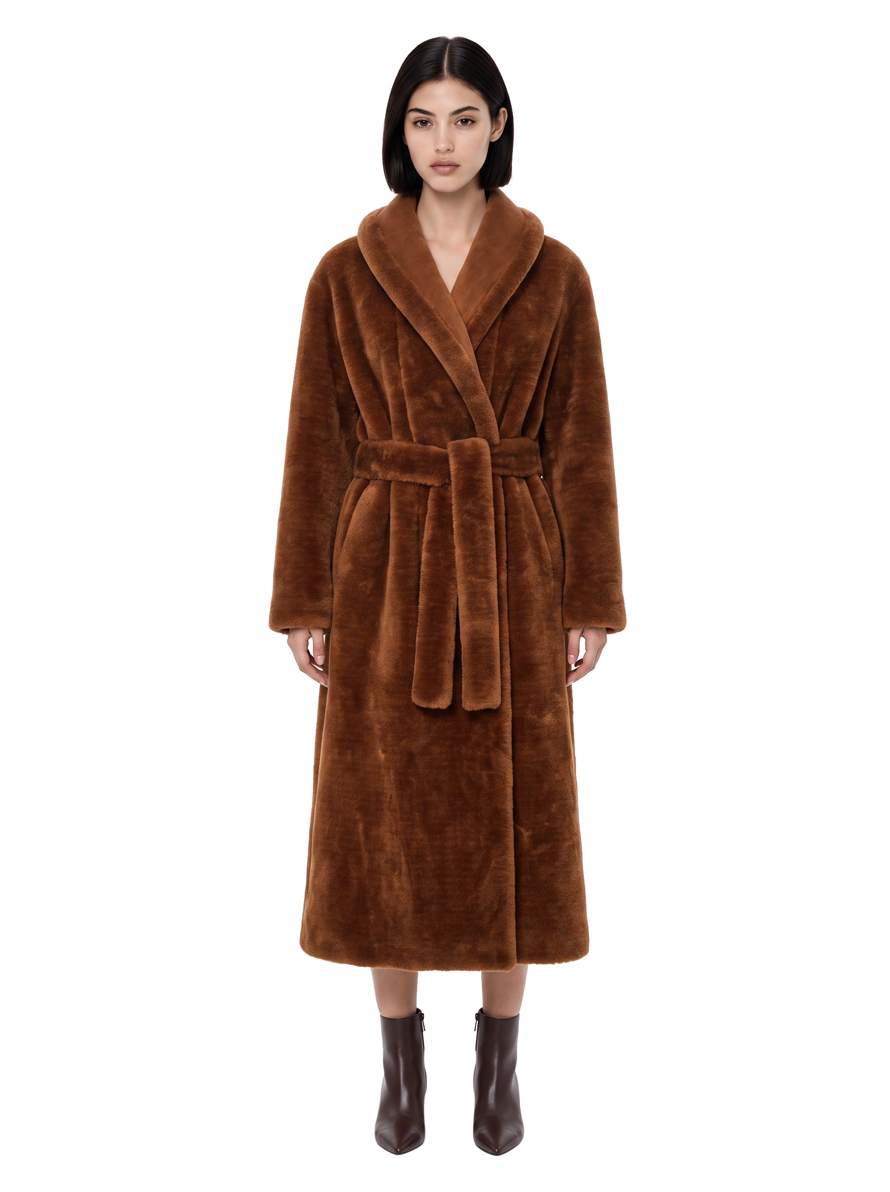 Cappotto in pelliccia ecologica con cintura in marrone 