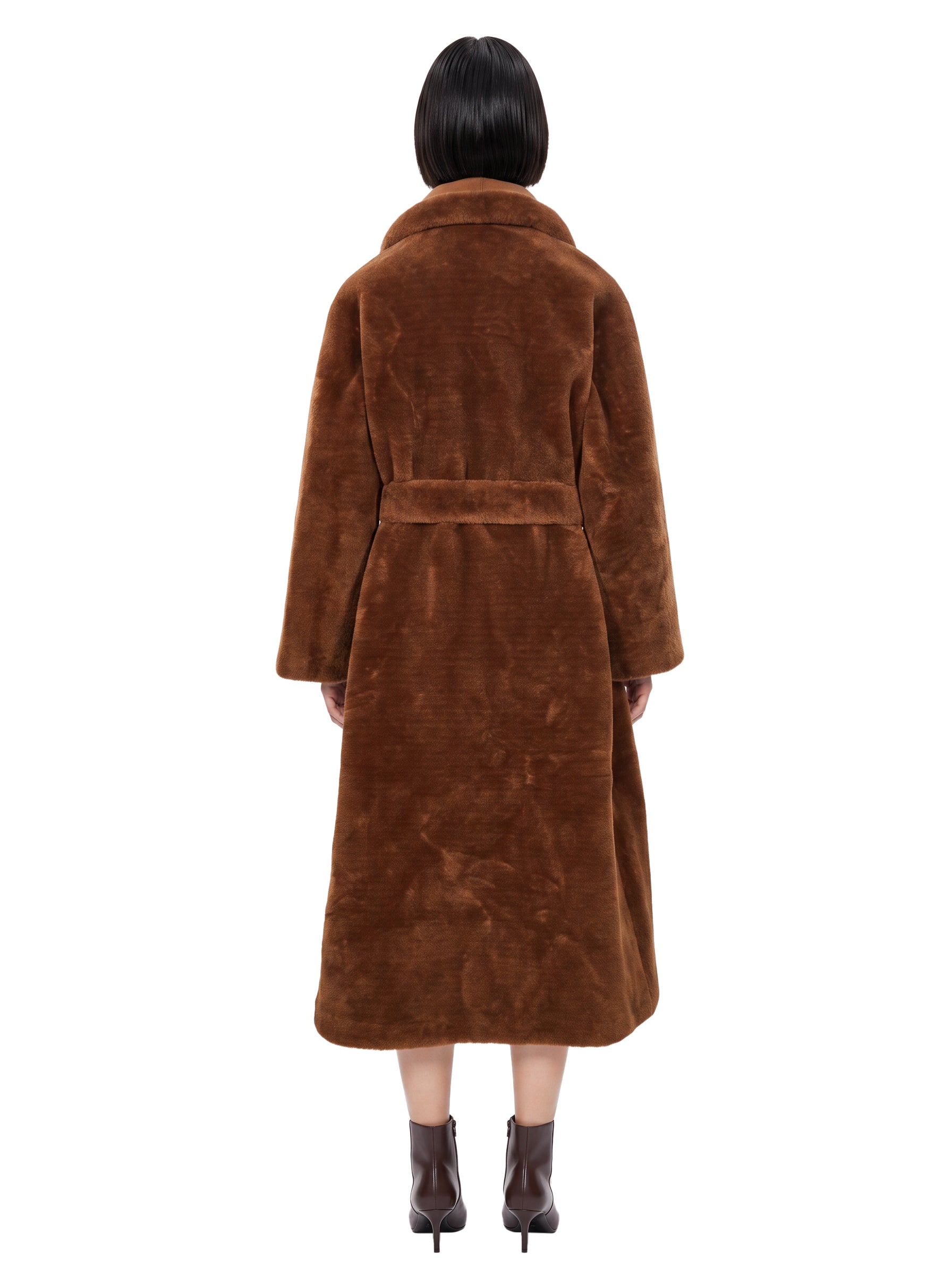 Cappotto in pelliccia ecologica con cintura in marrone 