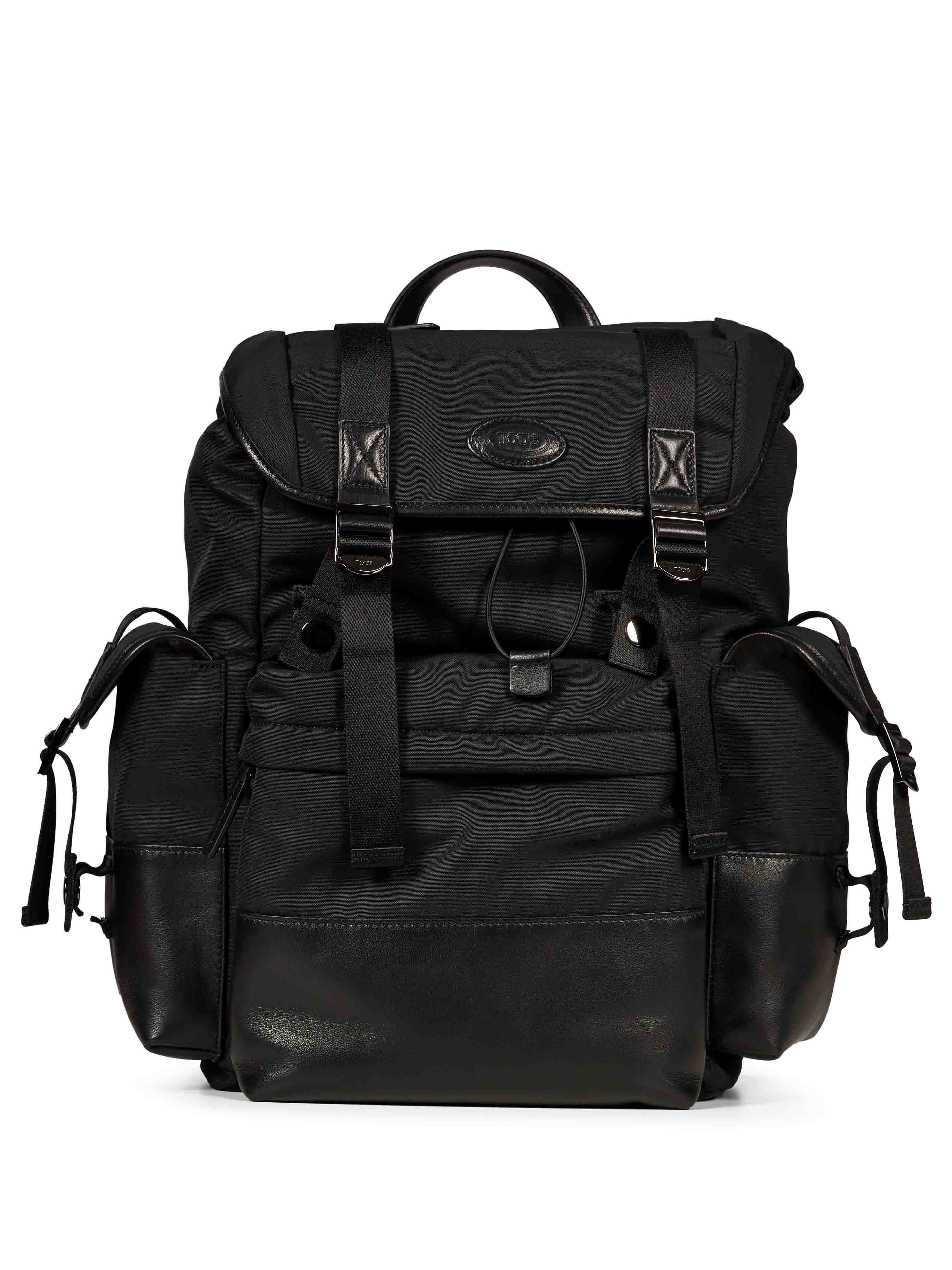 Zaino utility in tessuto tecnico con chiusura a patta e coulisse in nero 