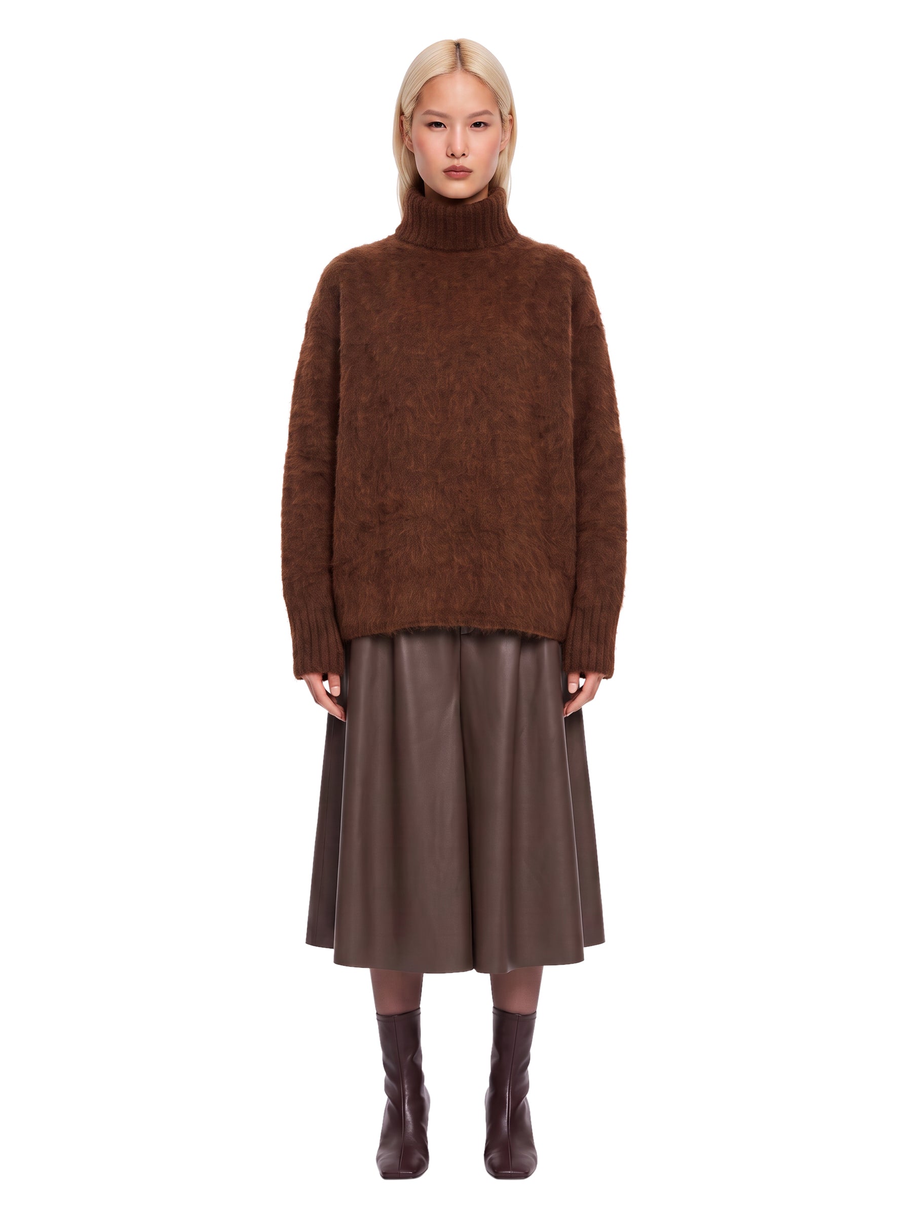 Maglione a collo alto con texture morbida in marrone 