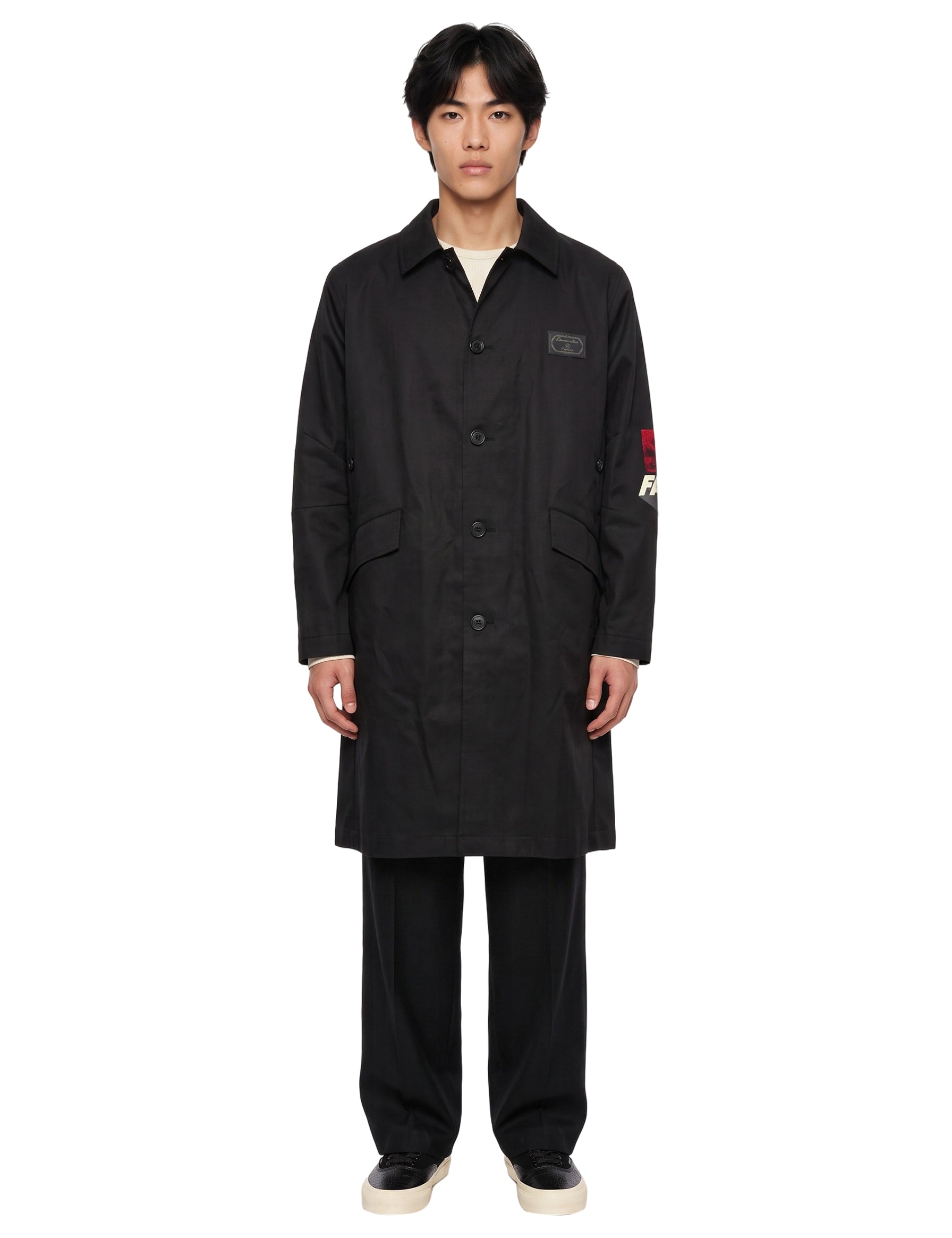 Cappotto con collo alla coreana in nero 