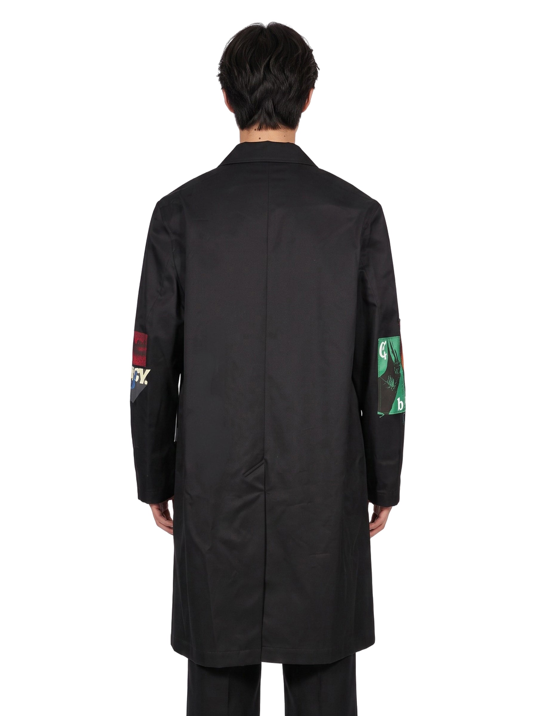 Cappotto con collo alla coreana in nero 