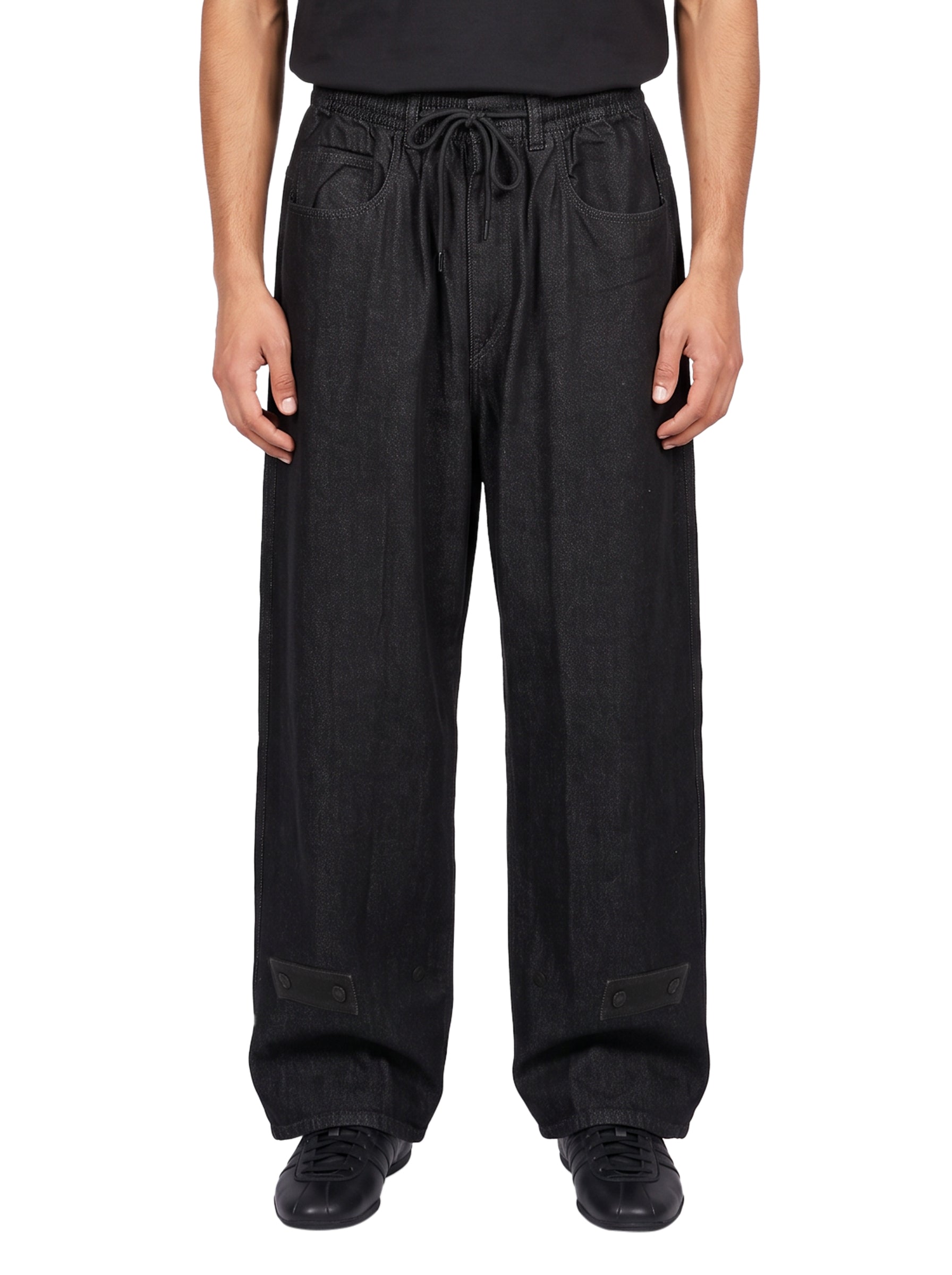 Pantaloni baggy con coulisse in nero 