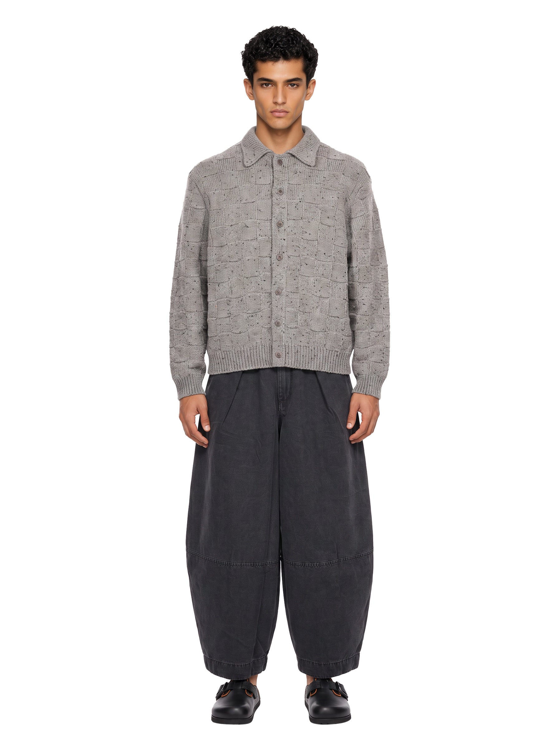 Cardigan con bottoni in grigio 