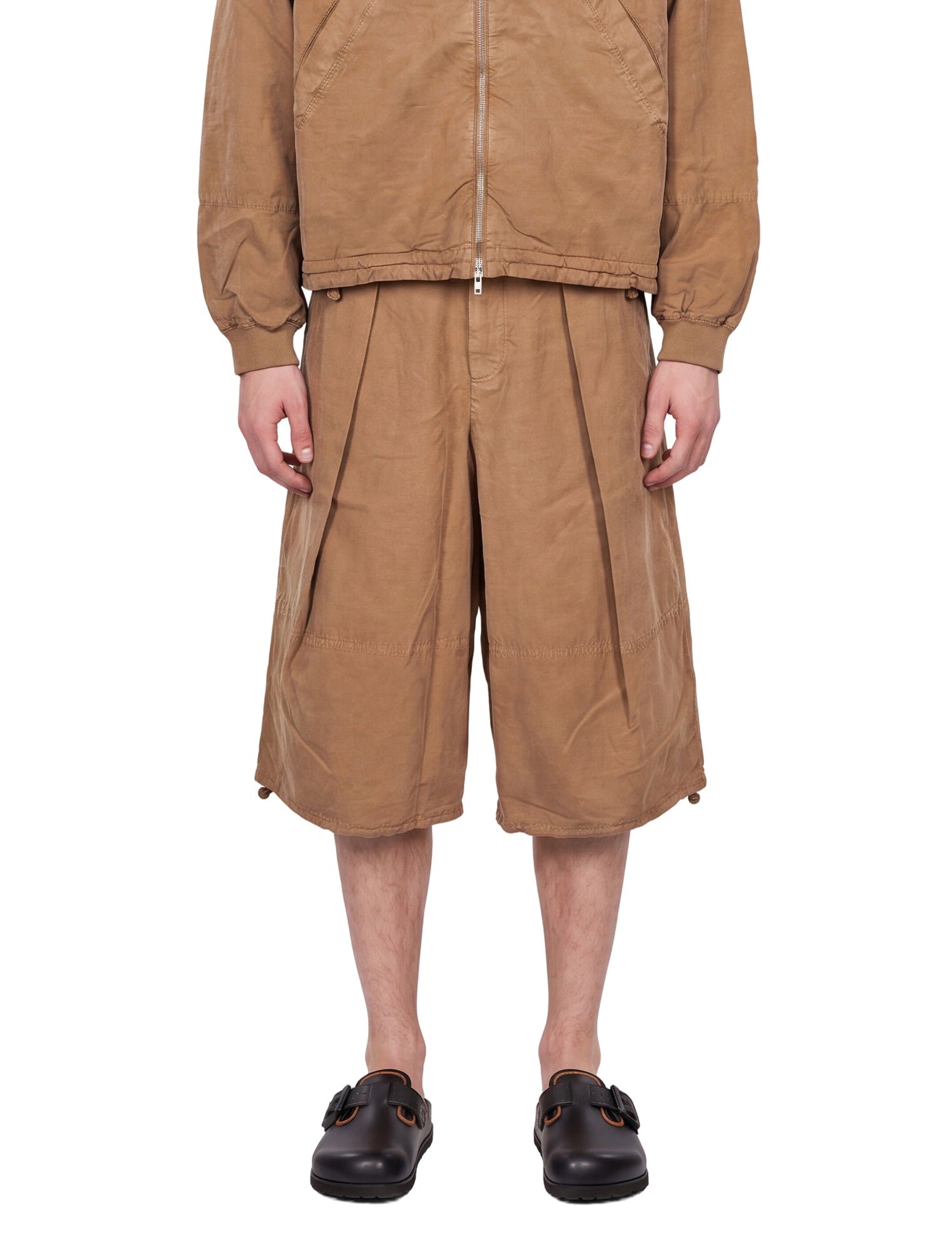 Shorts a gamba larga in beige 