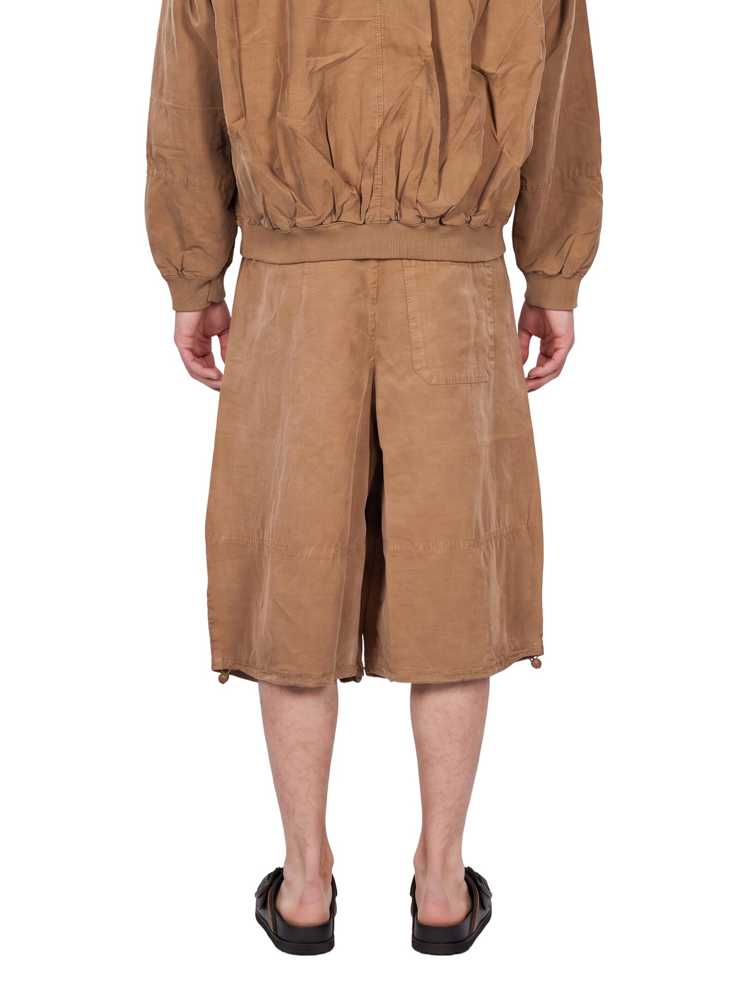 Shorts a gamba larga in beige 