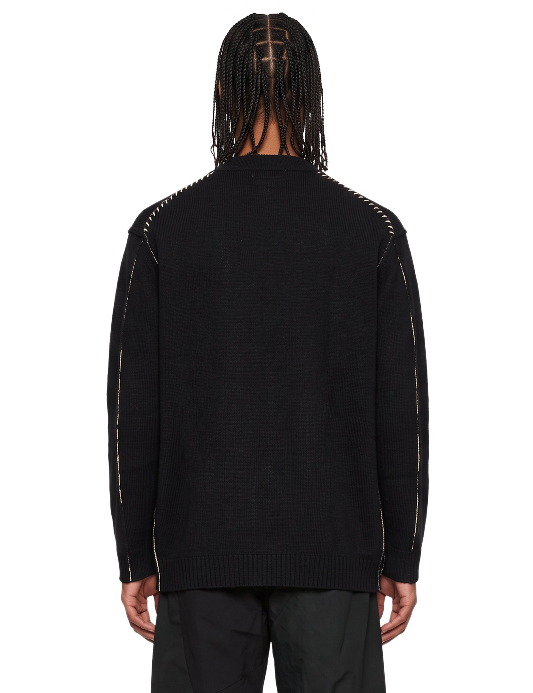 Pullover girocollo con ricamo in nero 