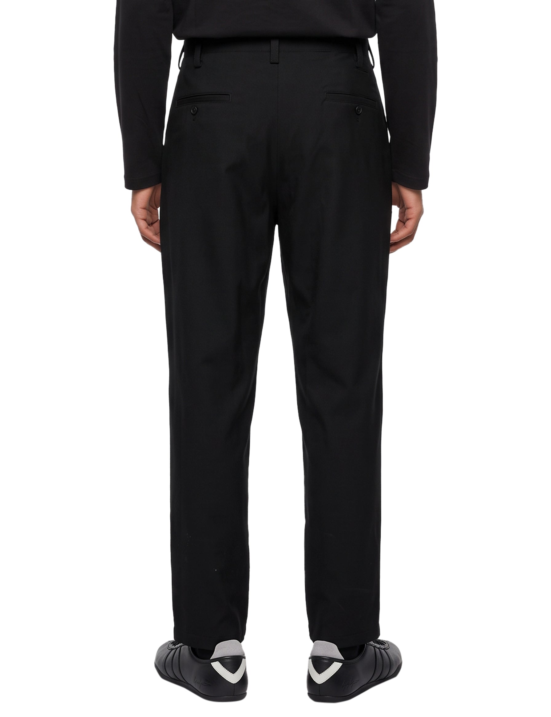 Pantaloni con tasche laterali in nero 