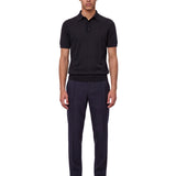 Pantaloni con pieghe in blu 