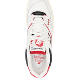 Sneakers basse 550 in bianco e rosso - unisex 