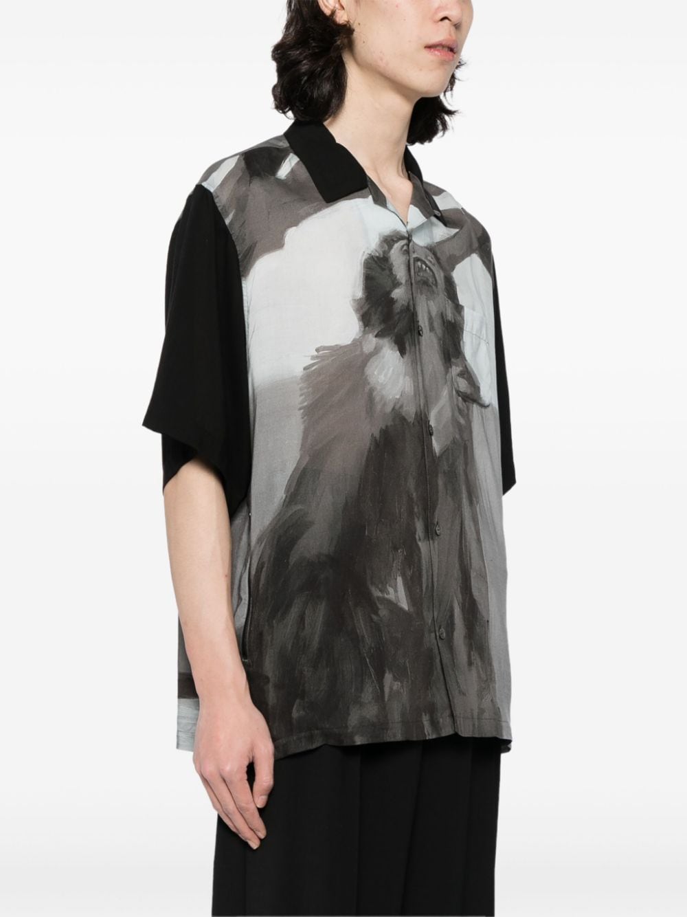 Camicia con illustrazione in nero - uomo 