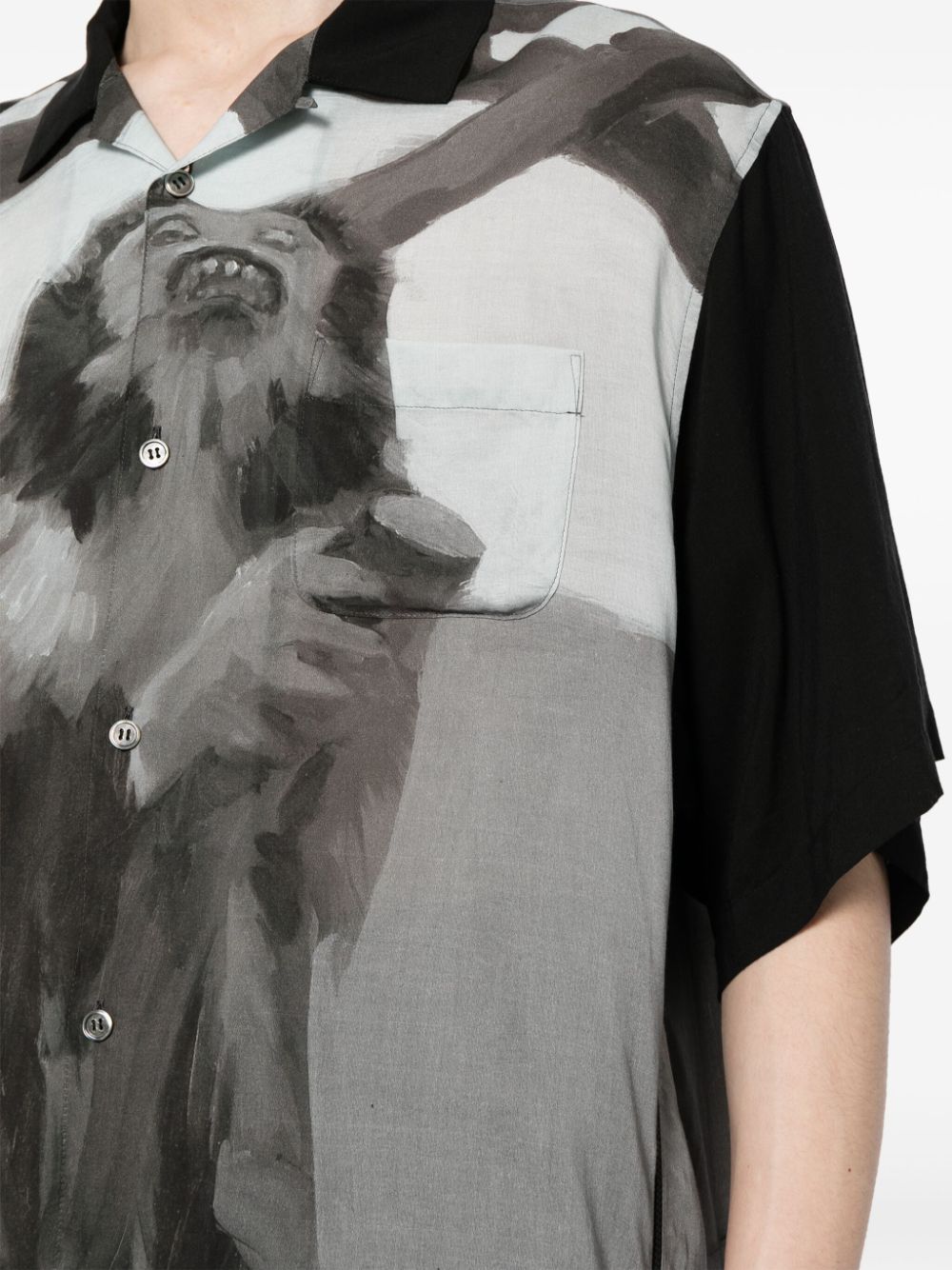 Camicia con illustrazione in nero - uomo 