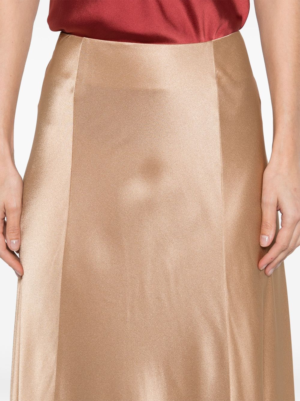 Gonna lunga in raso in beige 