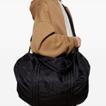 Borsone con due manici piatti in nero Entire studios - unisex 