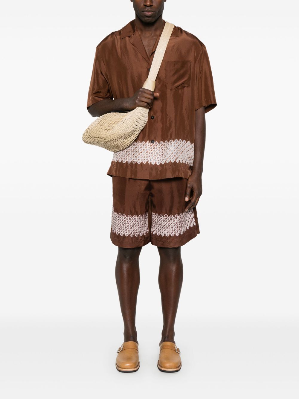 Shorts con stampa grafica in marrone Feng chen wang - uomo 