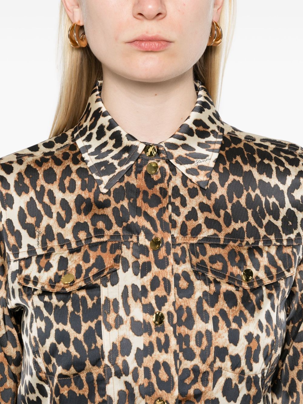 Camicia in raso con stampa leopradata in marrone Ganni - donna 