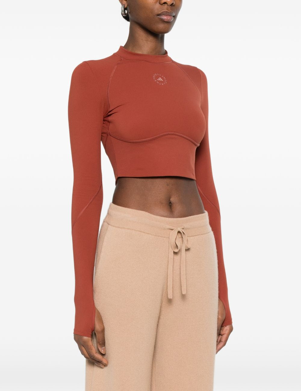 Top crop sportivo a maiche lunghe in marrone 
