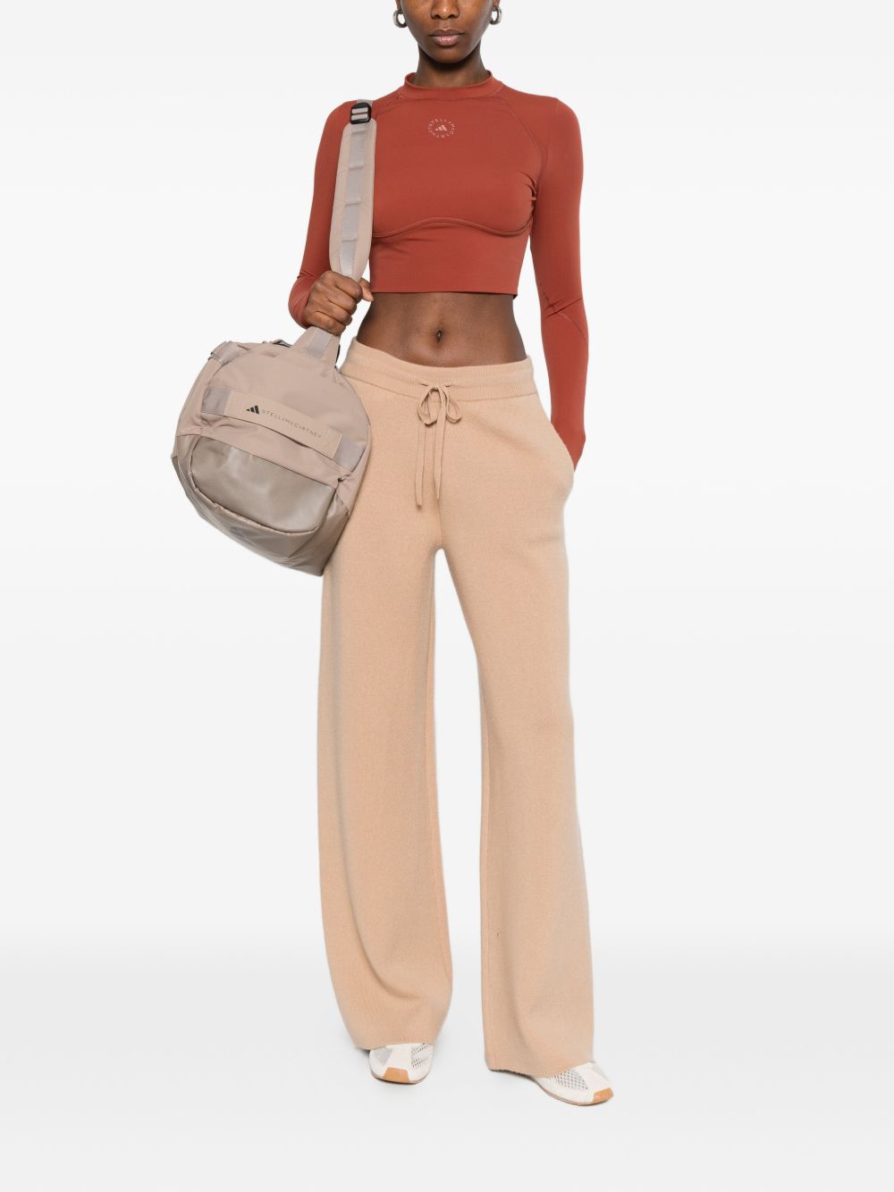 Top crop sportivo a maiche lunghe in marrone 