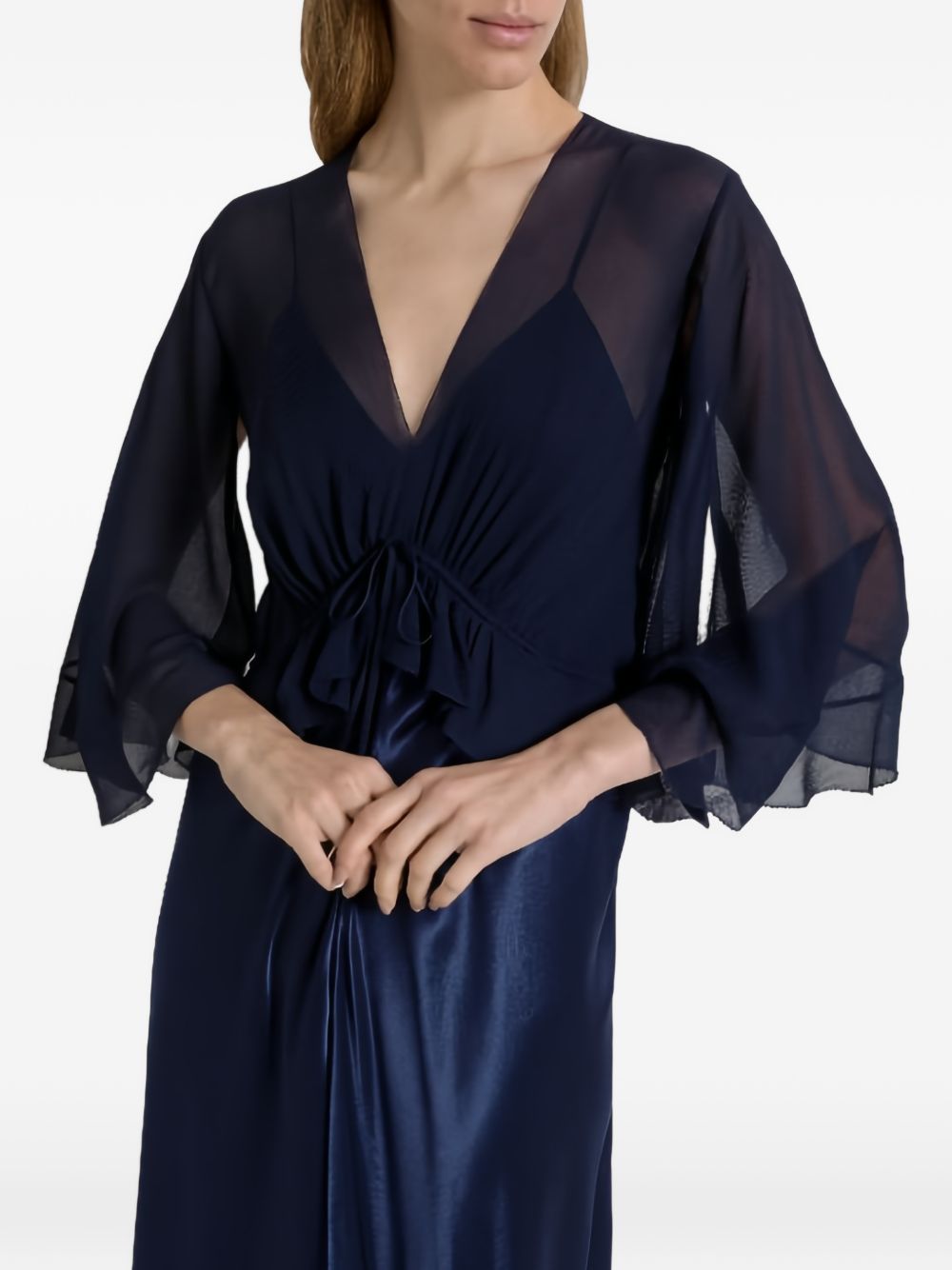 Abito maxi con maniche svasate in blu 