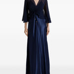 Abito maxi con maniche svasate in blu 