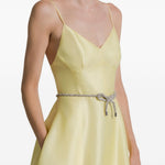 Abito midi con spalline sottili in giallo 