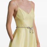 Abito midi con spalline sottili in giallo 