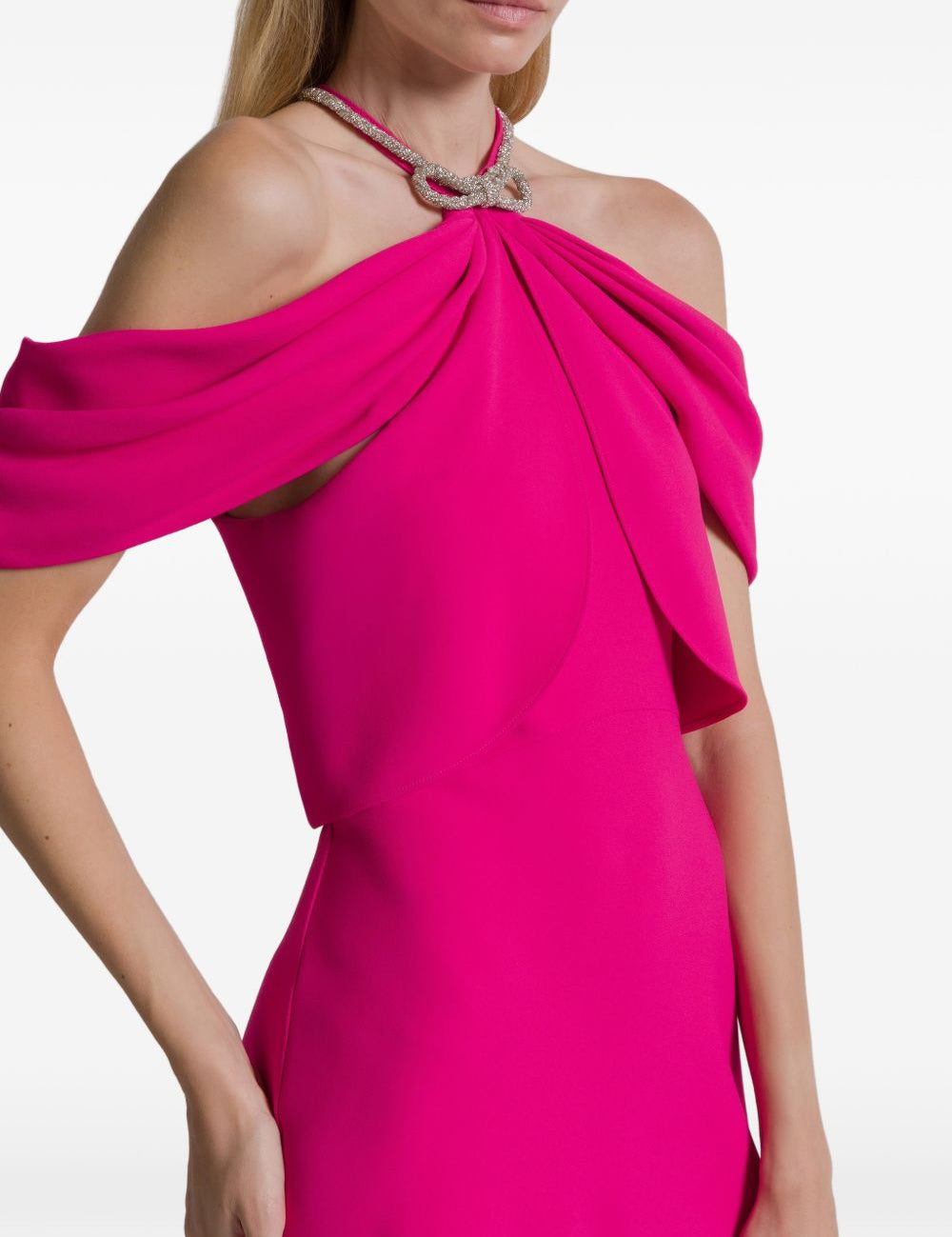Abito lungo con scollo all'americana in rosa 